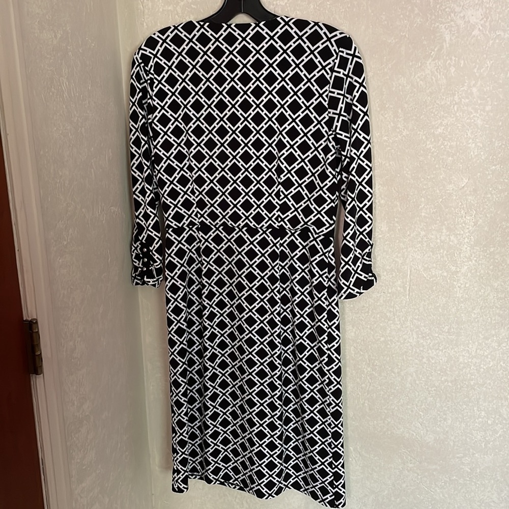White House Black Market Geo Print Faux Wrap-Front Dress 4 - Picture 8 of 8